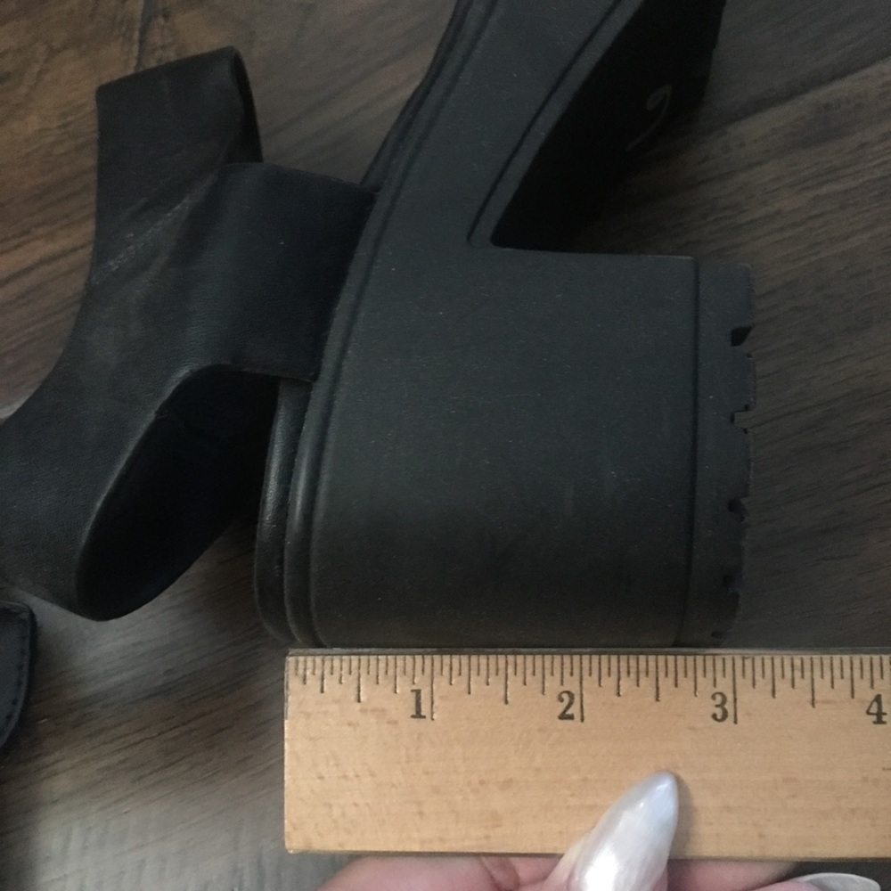 STEVE MADDEN Black Gelato Platform Sandals - Picture 7 of 9